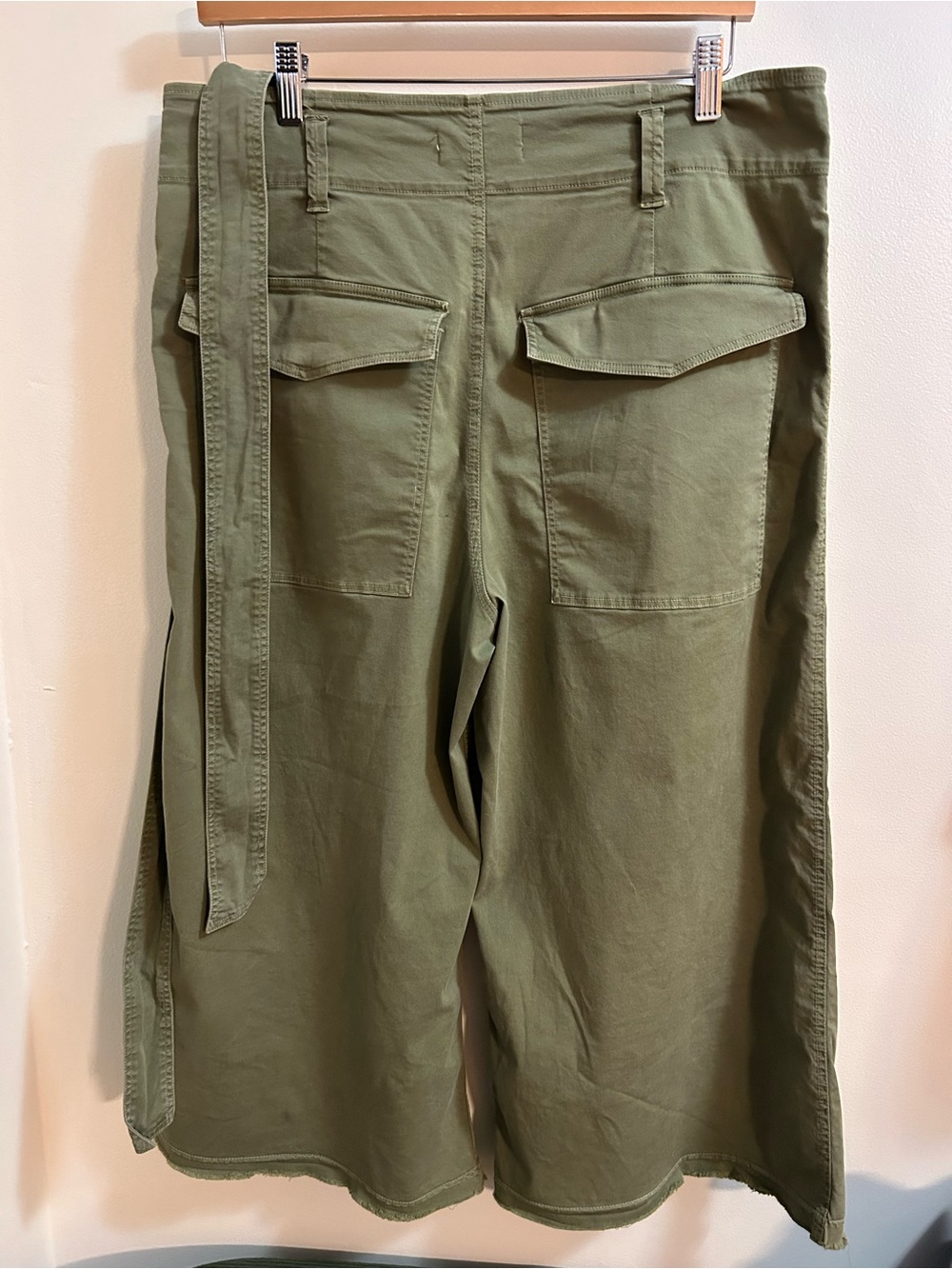 Nili Lotan NI Issue 2609988 Wide Leg Crop Army Green Pants SIZE 6 - Picture 3 of 9